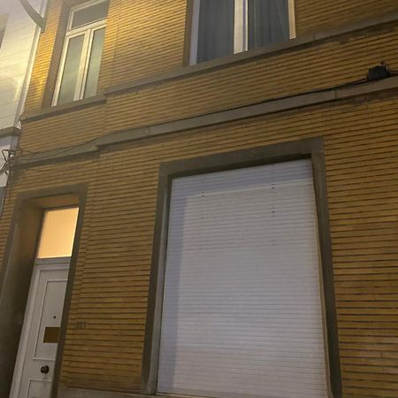 Brussels Guesthouse - Private Bedroom And Bathroom Exterior foto